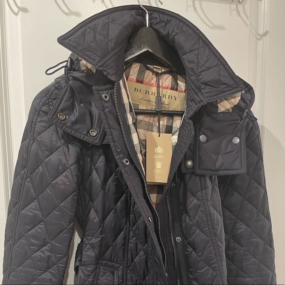 Burberry navy Dimond jacket - Picture 3 of 3